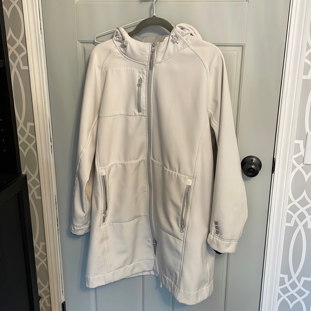 White spring Elevate brand jacket XL
